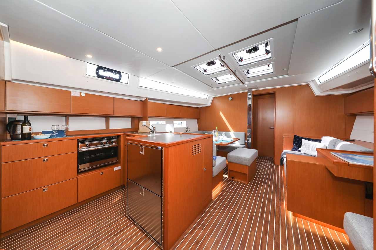 Bavaria C50 Holiday, Granat | Yacht Charter Croatia
