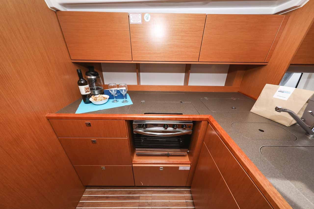 Bavaria C50 Holiday, Granat | Yacht Charter Croatia