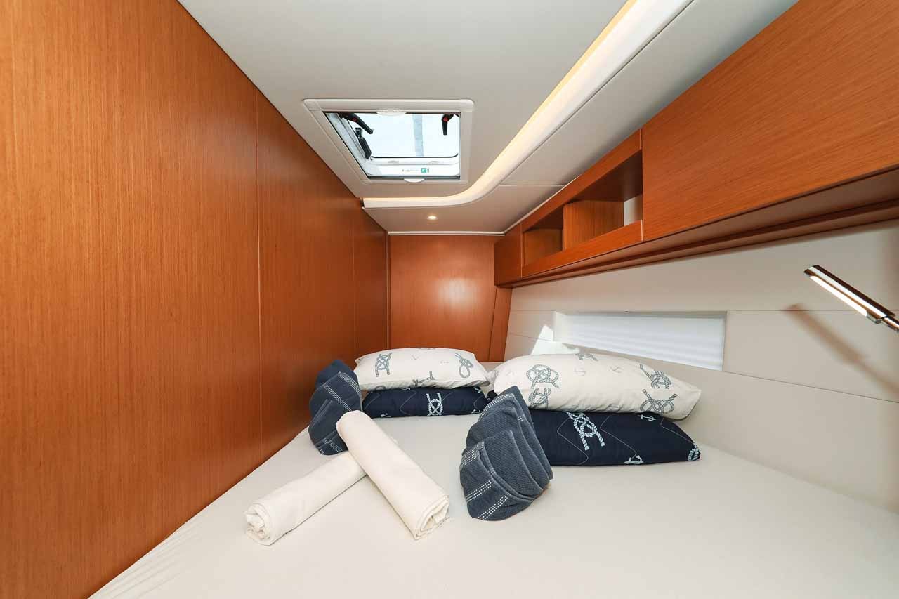 Bavaria C50 Holiday, Granat | Yacht Charter Croatia