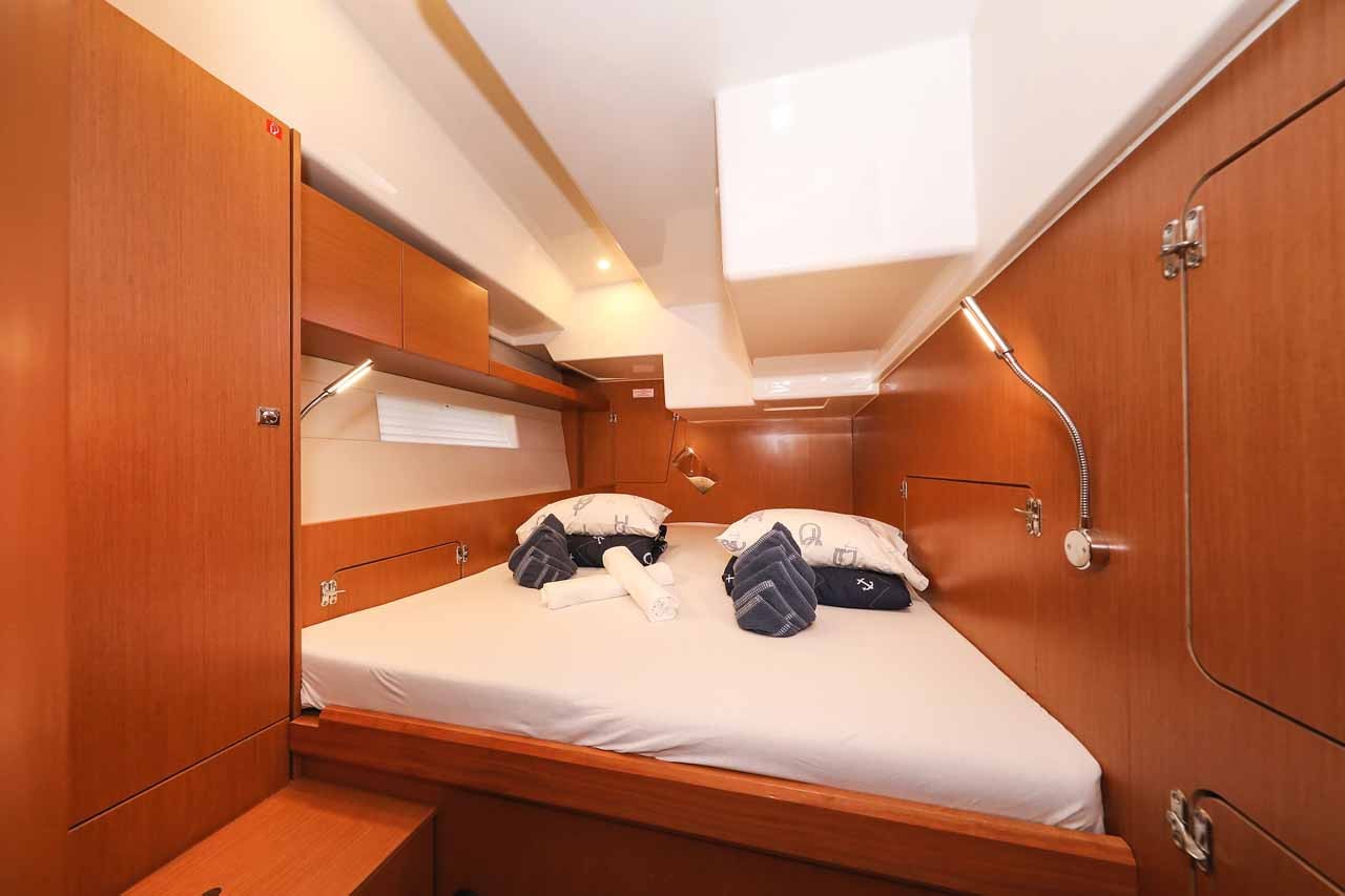 Bavaria C50 Holiday, Granat | Yacht Charter Croatia