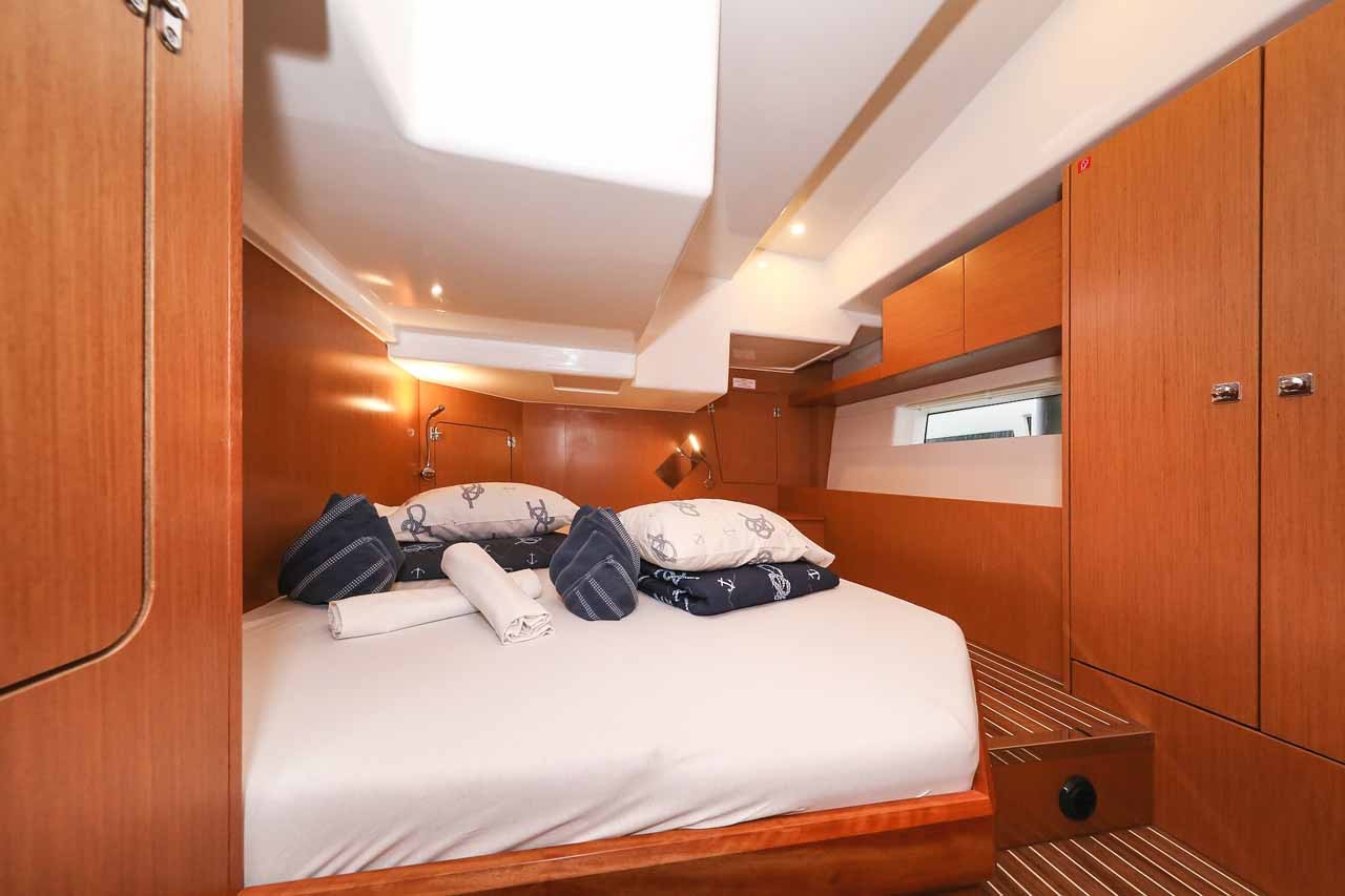 Bavaria C50 Holiday, Granat | Yacht Charter Croatia