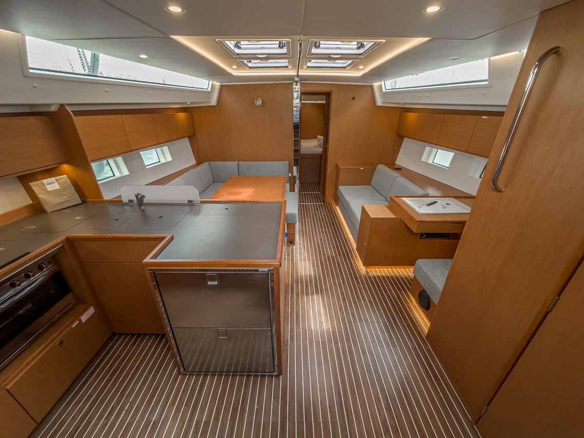 Bavaria C50 Holiday, Topas | Yacht Charter Croatia