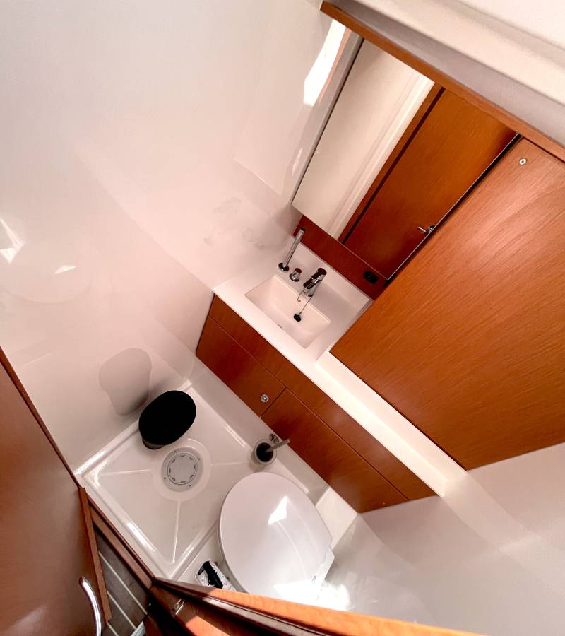 Bavaria C50 Holiday, Hangover | Yacht Charter Croatia