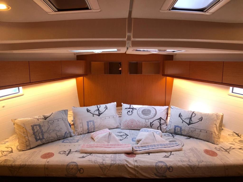 Bavaria C50, Roza Deflores 2 | Yacht Charter Croatia
