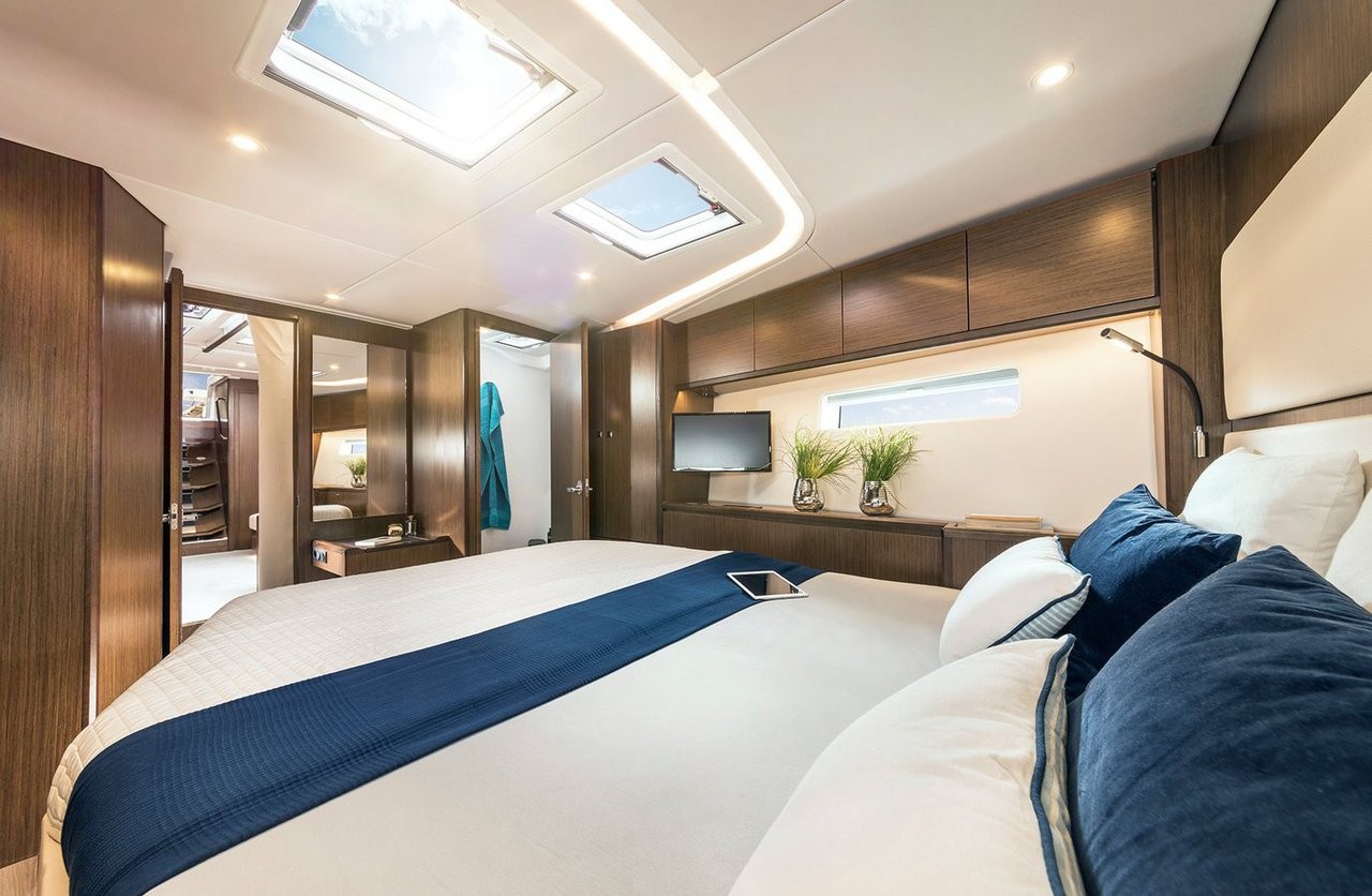 Bavaria C57 Style, Mina | Yacht Charter Croatia