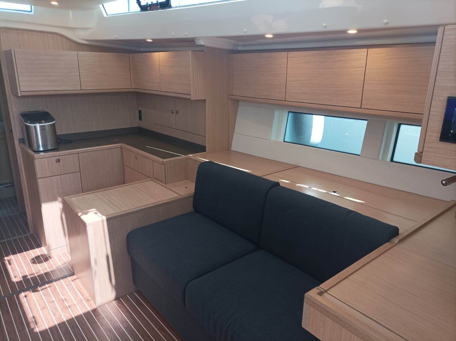Bavaria C57, Olimp | Yacht Charter Croatia