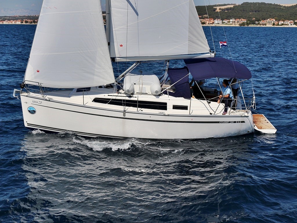 Bavaria Cruiser 34, Vita | Yachtcharter Kroatien