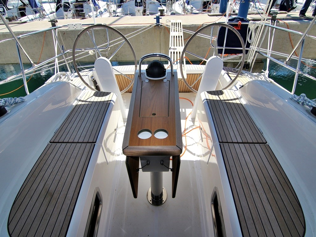 Bavaria Cruiser 34, Vita | Yachtcharter Kroatien