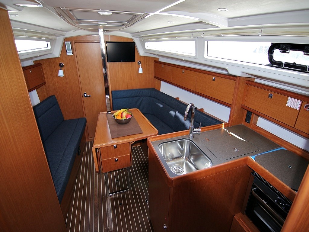 Bavaria Cruiser 34, Vita | Yachtcharter Kroatien