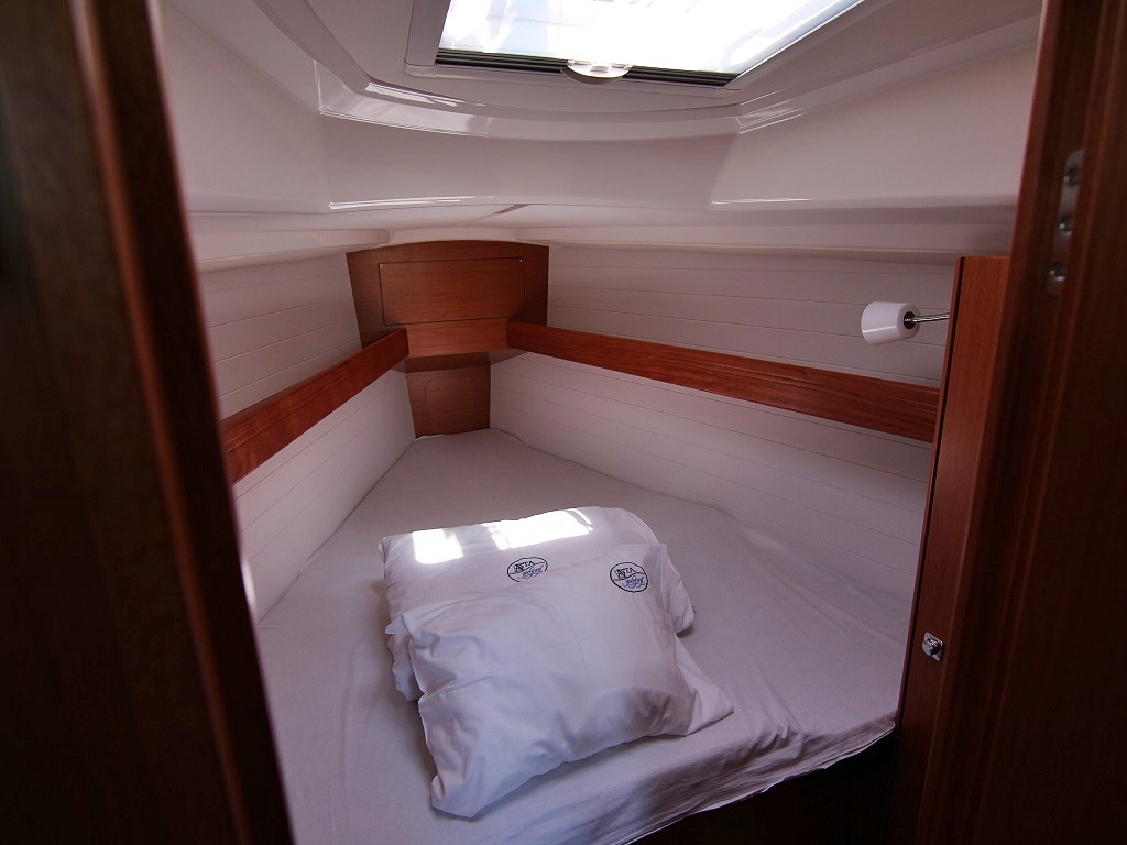Bavaria Cruiser 34, Vita | Yachtcharter Kroatien