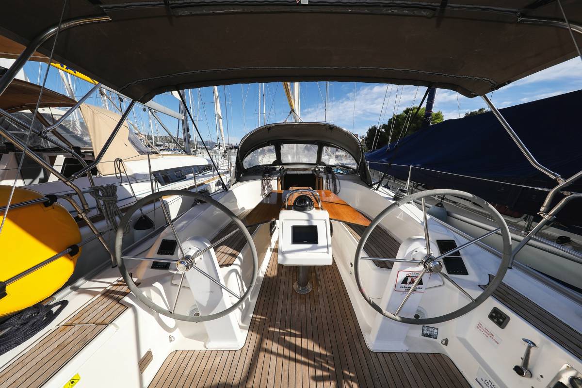 Bavaria Cruiser 34, Lady One | Yacht Charter Croatia