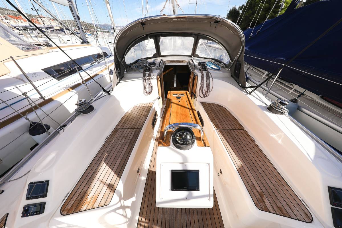 Bavaria Cruiser 34, Lady One | Yacht Charter Croatia