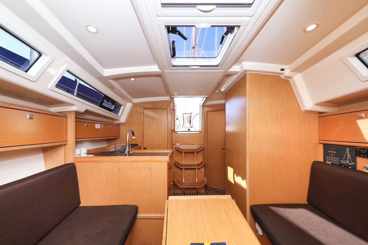Bavaria Cruiser 34, Lady One | Yacht Charter Croatia