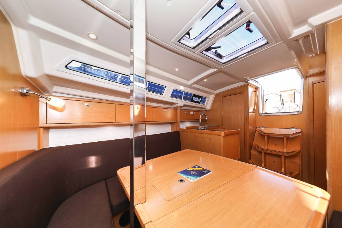 Bavaria Cruiser 34, Lady One | Yacht Charter Croatia