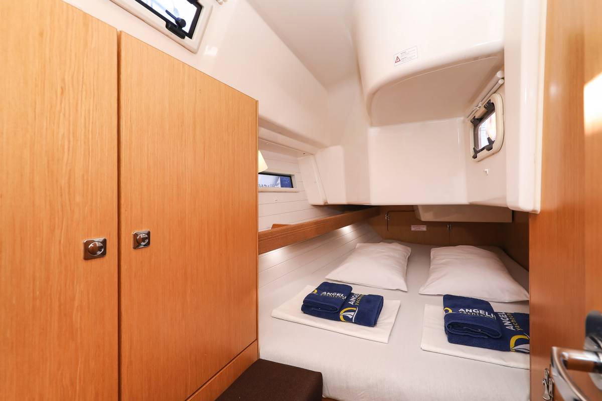 Bavaria Cruiser 34, Lady One | Yacht Charter Croatia