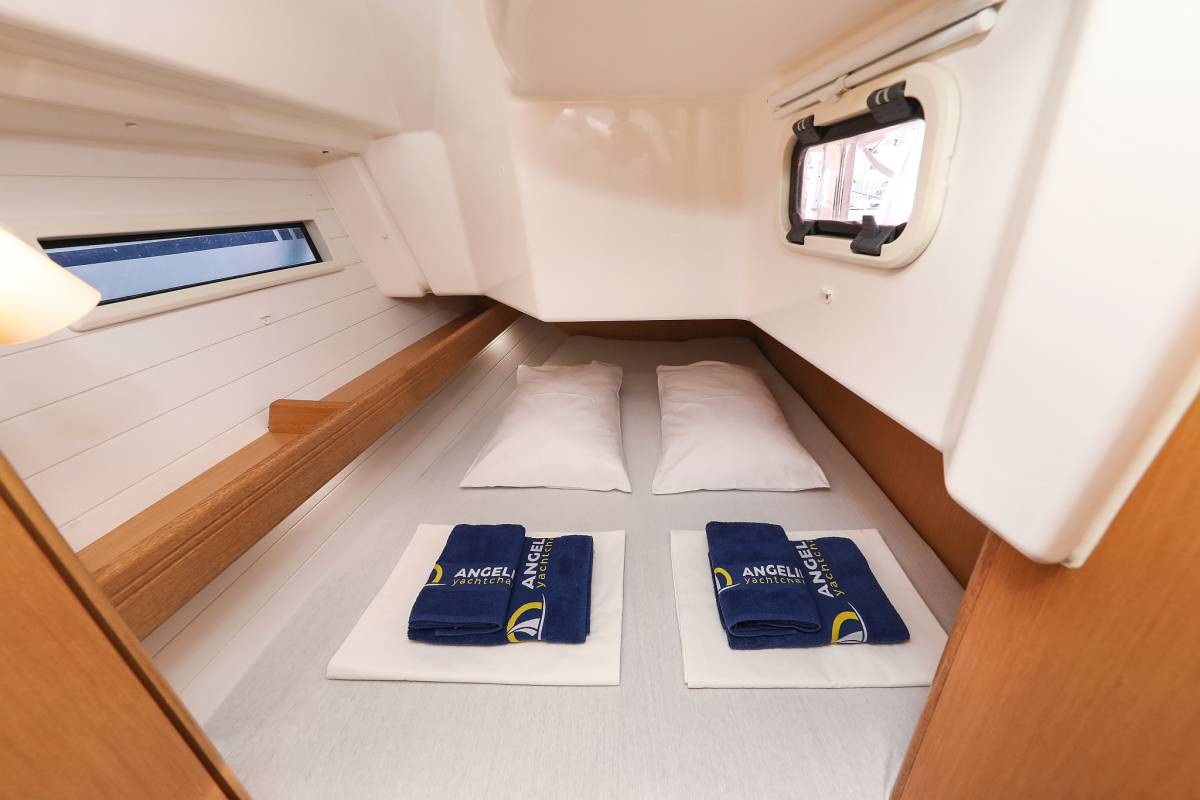 Bavaria Cruiser 34, Lady One | Yacht Charter Croatia