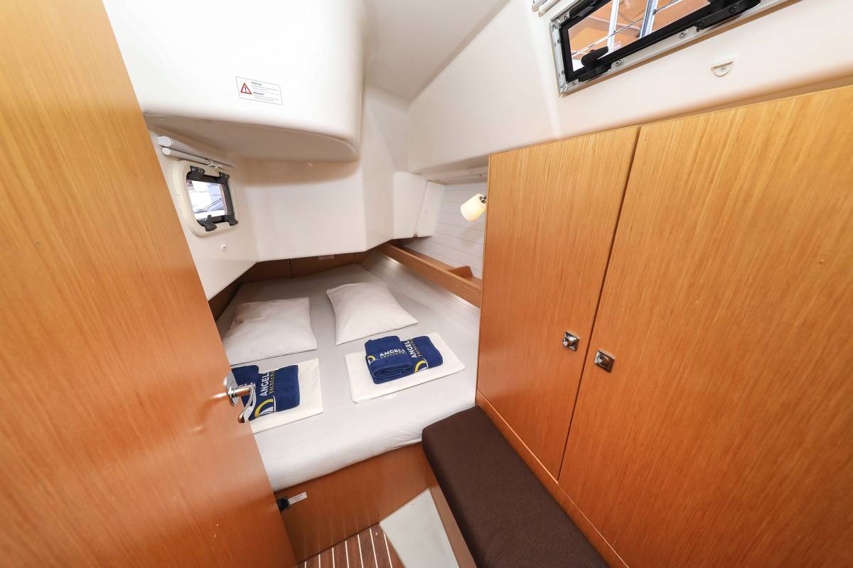 Bavaria Cruiser 34, Lady One | Yacht Charter Croatia