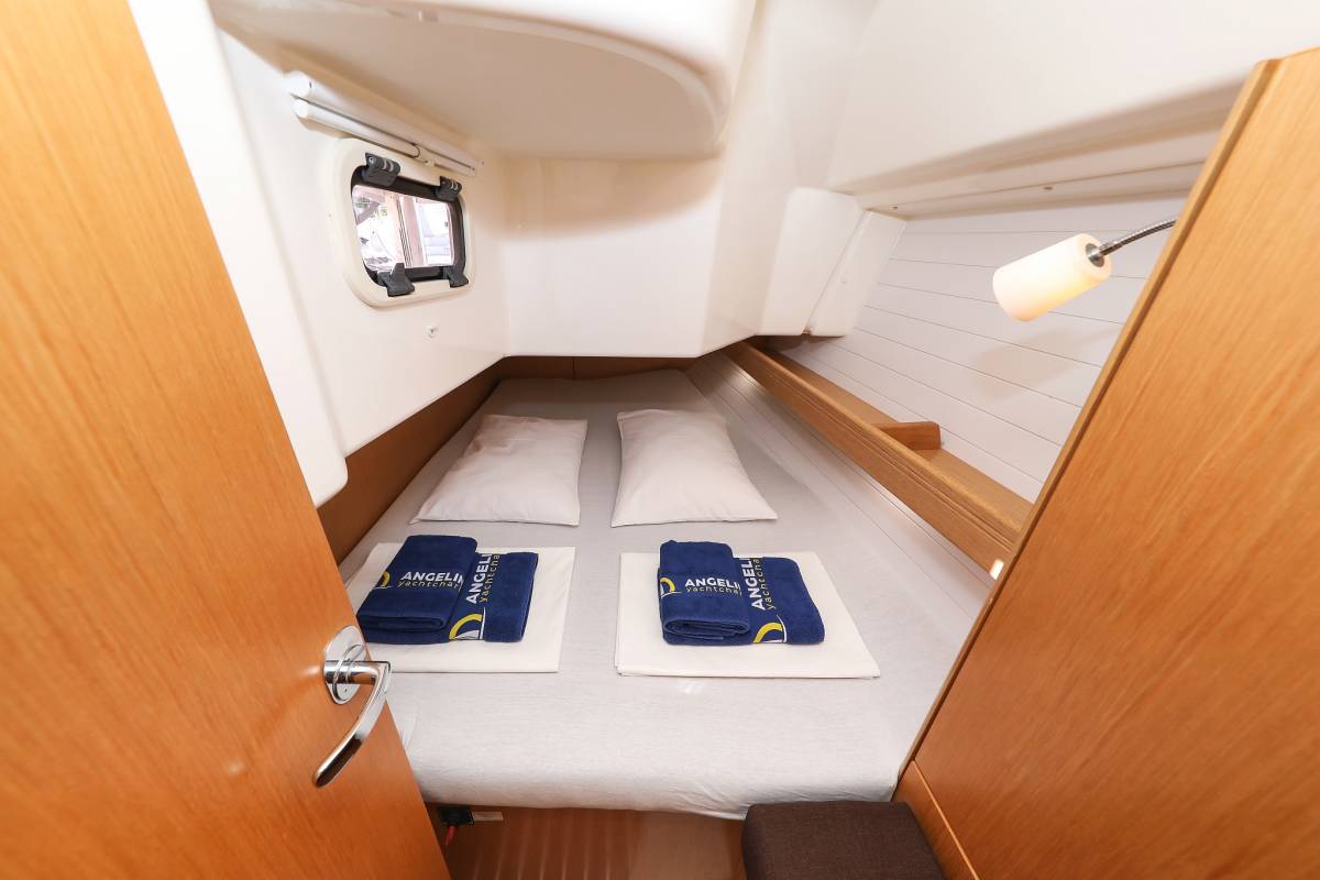Bavaria Cruiser 34, Lady One | Yacht Charter Croatia