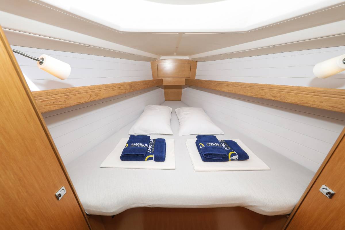 Bavaria Cruiser 34, Lady One | Yacht Charter Croatia