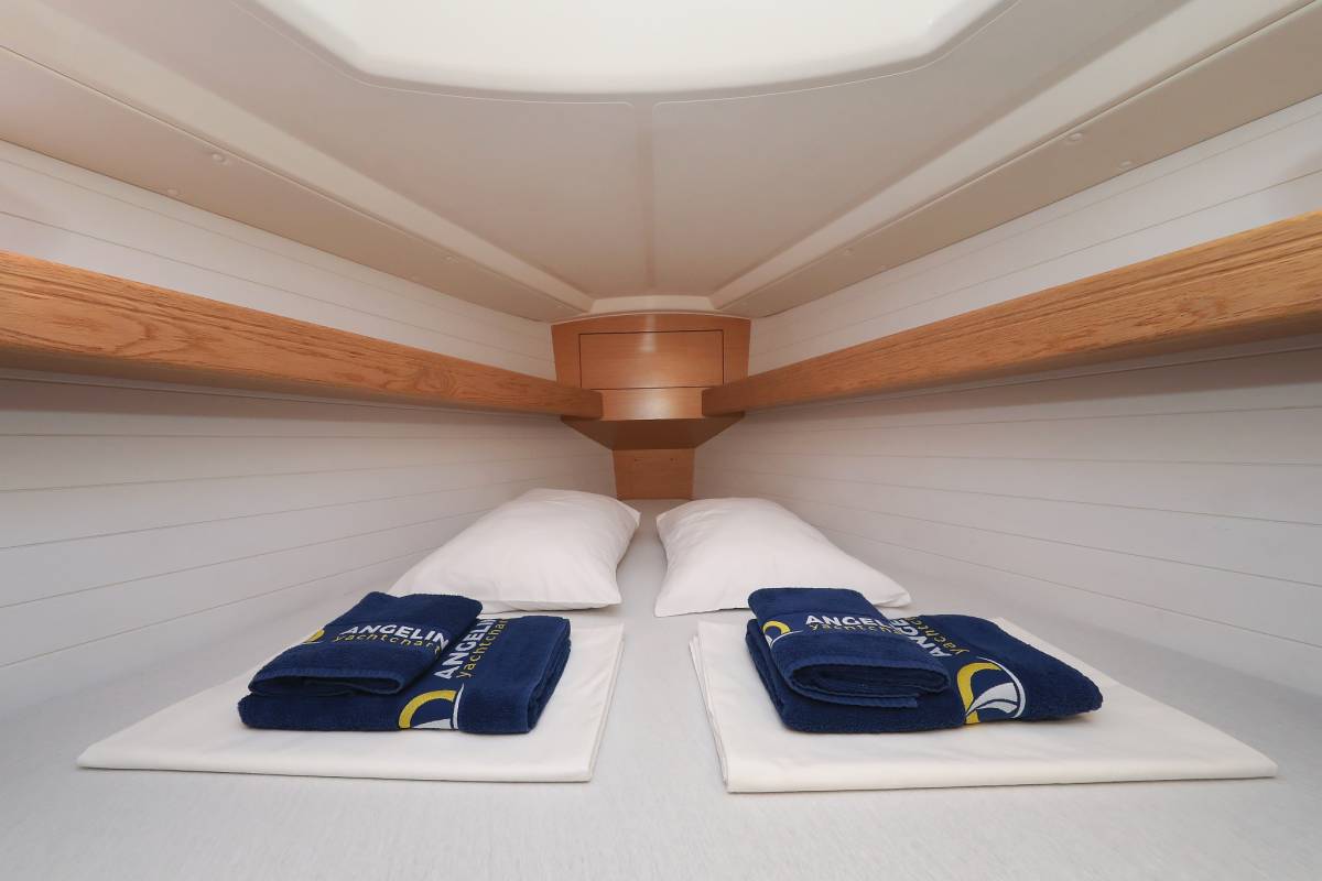 Bavaria Cruiser 34, Lady One | Yacht Charter Croatia