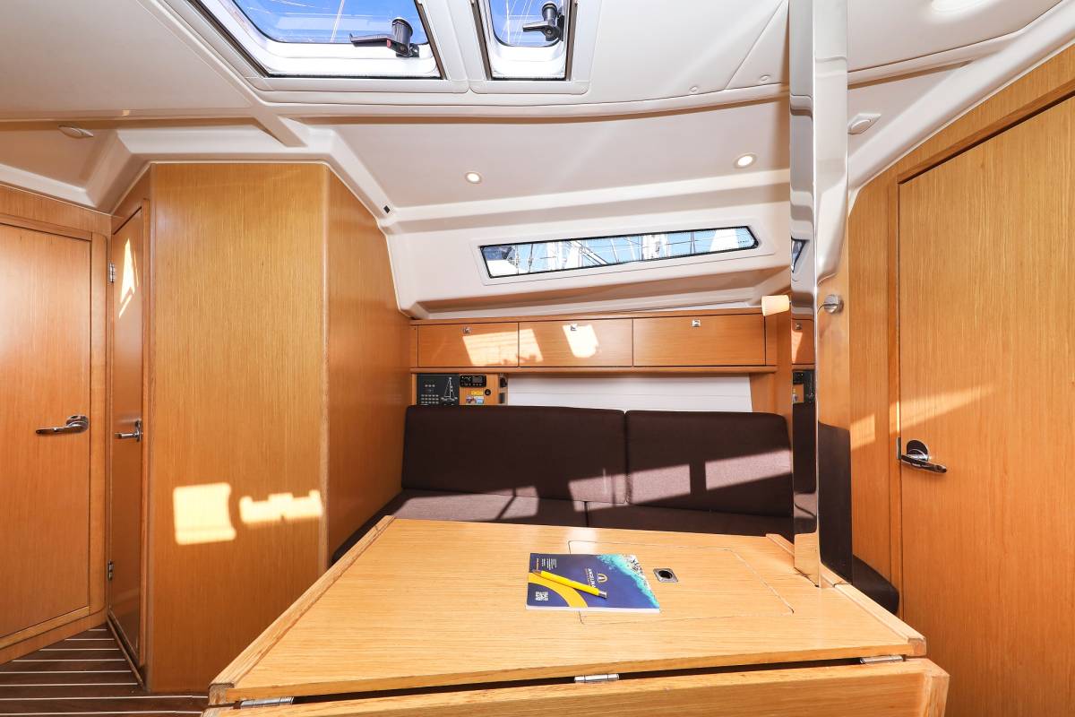 Bavaria Cruiser 34, Lady One | Yacht Charter Croatia