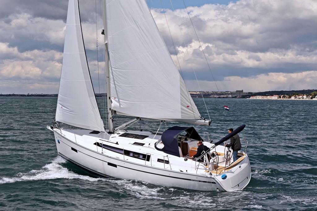 Bavaria Cruiser 37, Julia | Yachtcharter Kroatien
