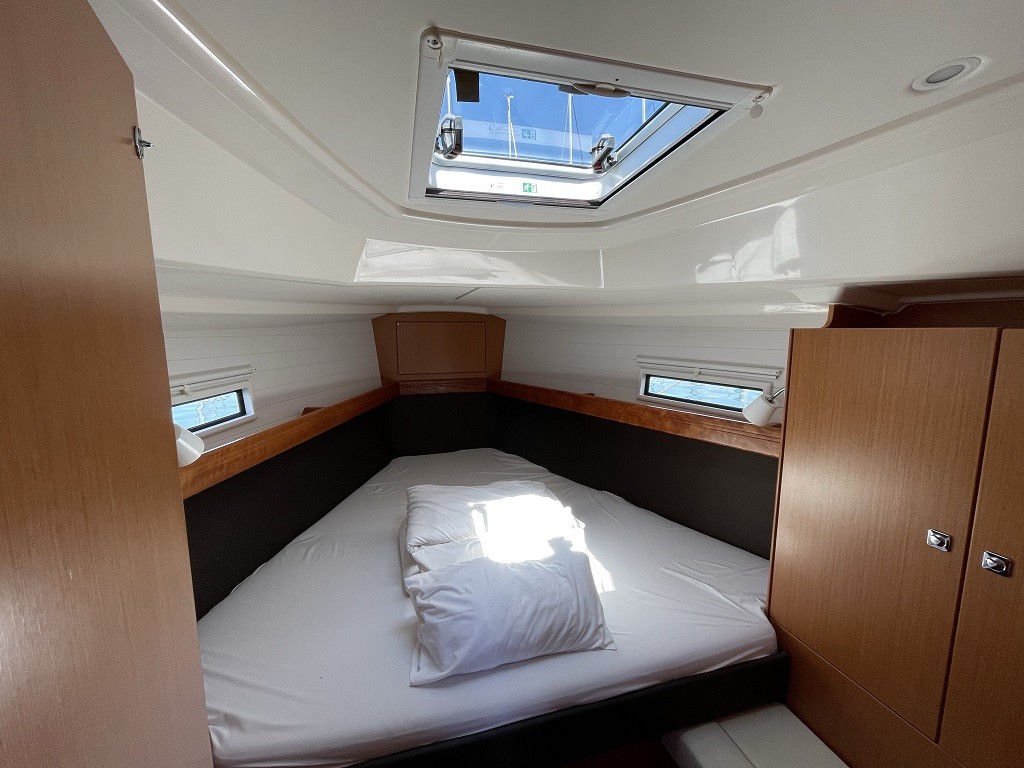 Bavaria Cruiser 37, Julia | Yachtcharter Kroatien