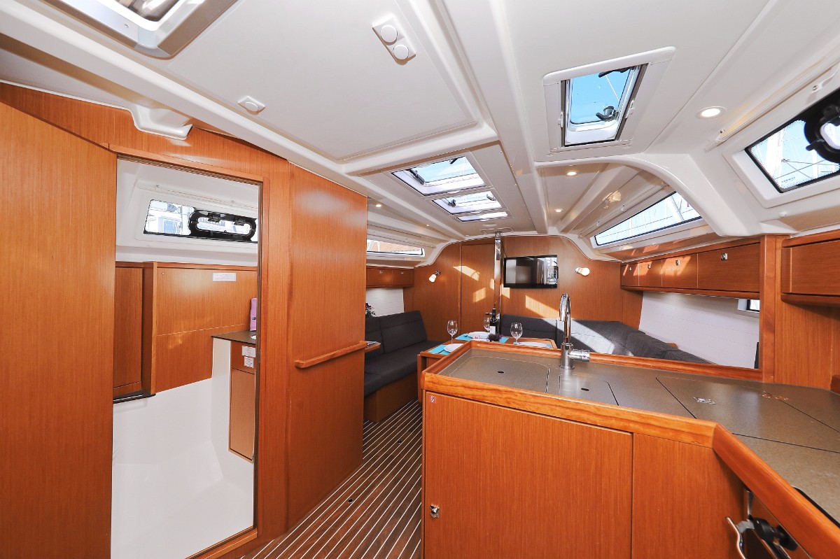 Bavaria Cruiser 37, Sursulapitschi | Yachtcharter Kroatien