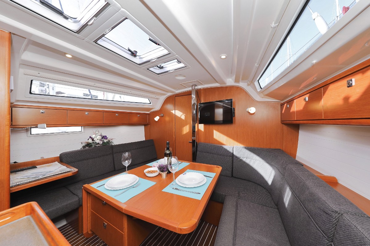 Bavaria Cruiser 37, Sursulapitschi | Yachtcharter Kroatien