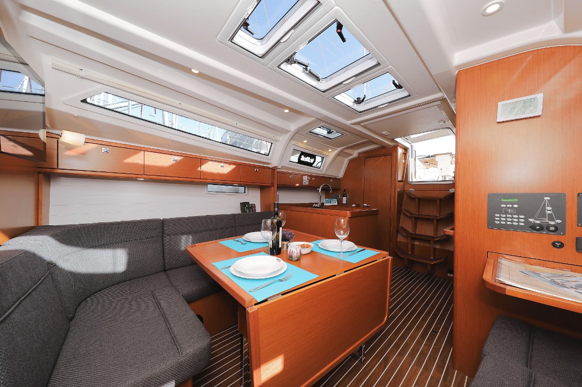 Bavaria Cruiser 37, Sursulapitschi | Yachtcharter Kroatien