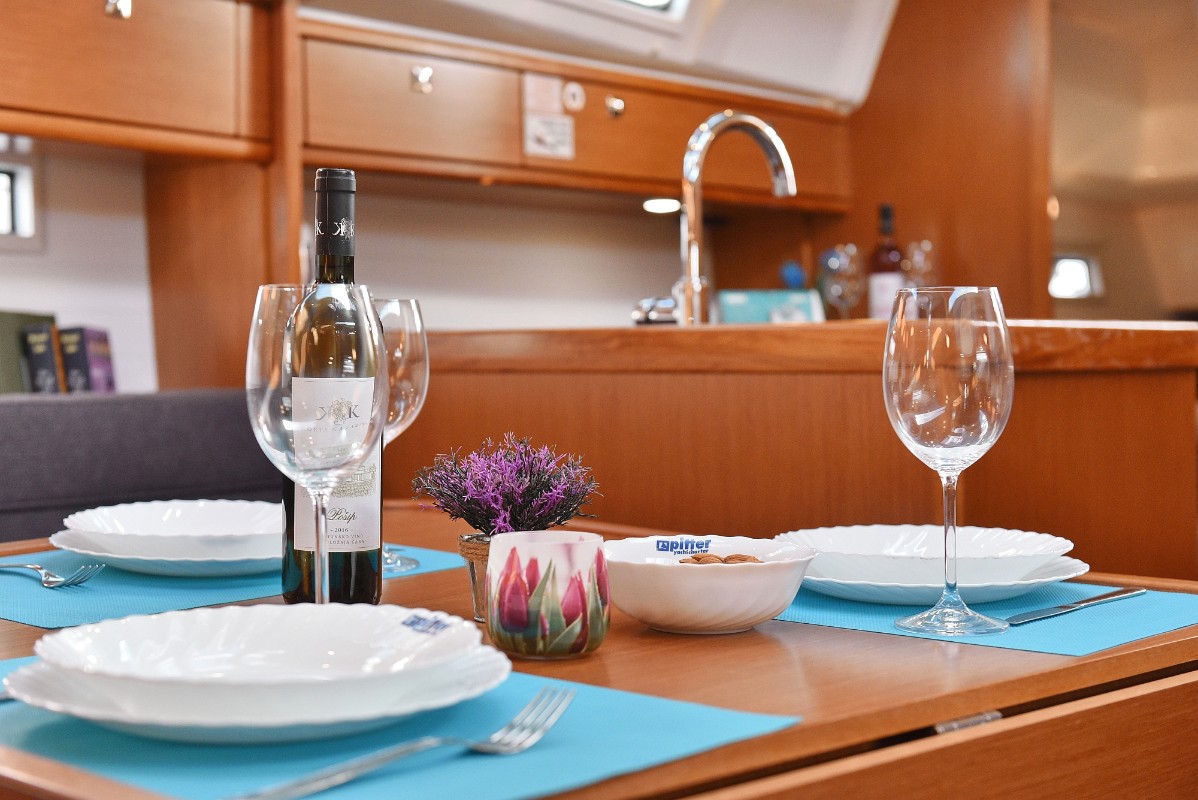 Bavaria Cruiser 37, Sursulapitschi | Yachtcharter Kroatien