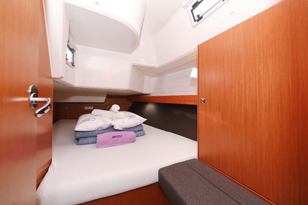 Bavaria Cruiser 37, Sursulapitschi | Yachtcharter Kroatien