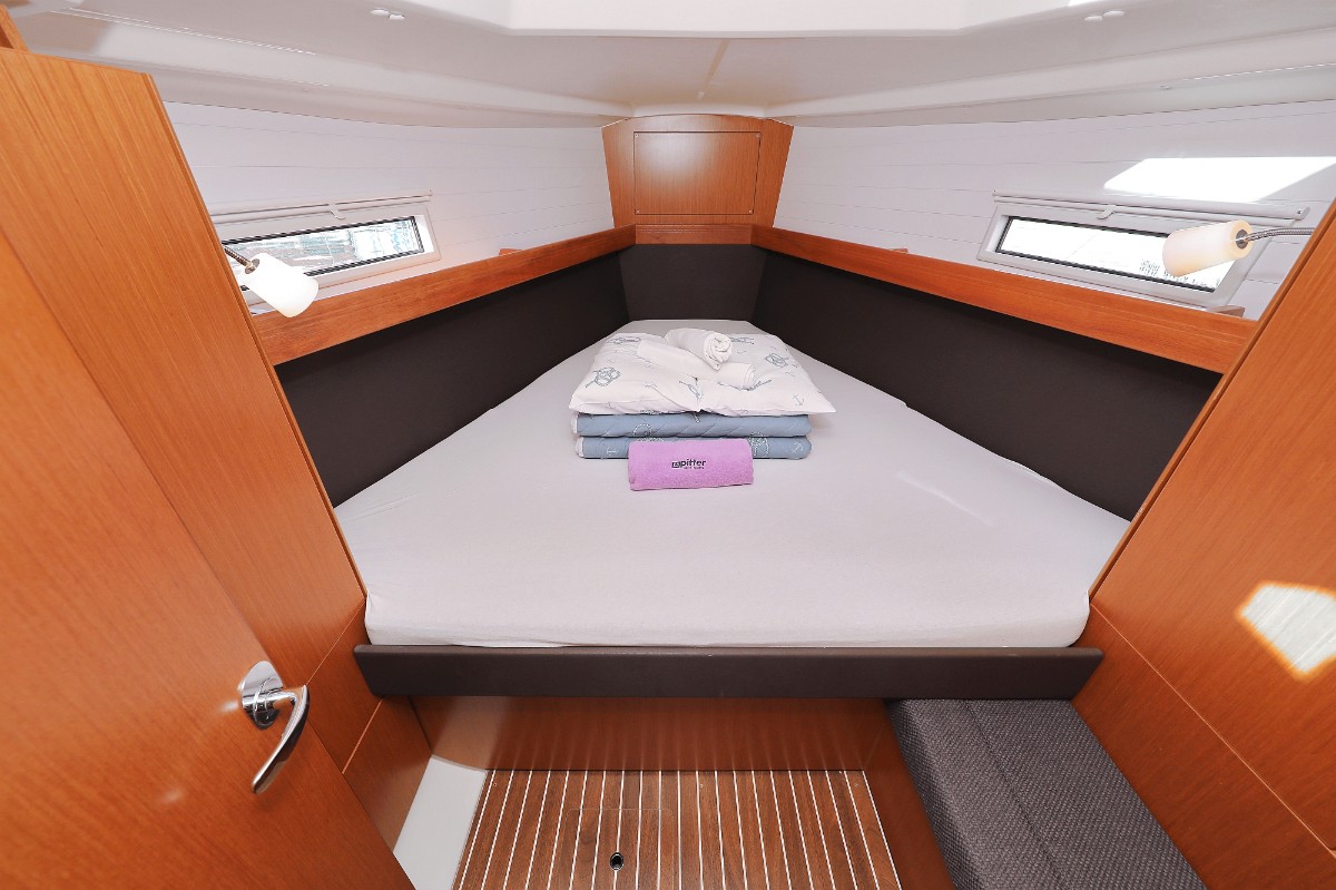Bavaria Cruiser 37, Sursulapitschi | Yachtcharter Kroatien