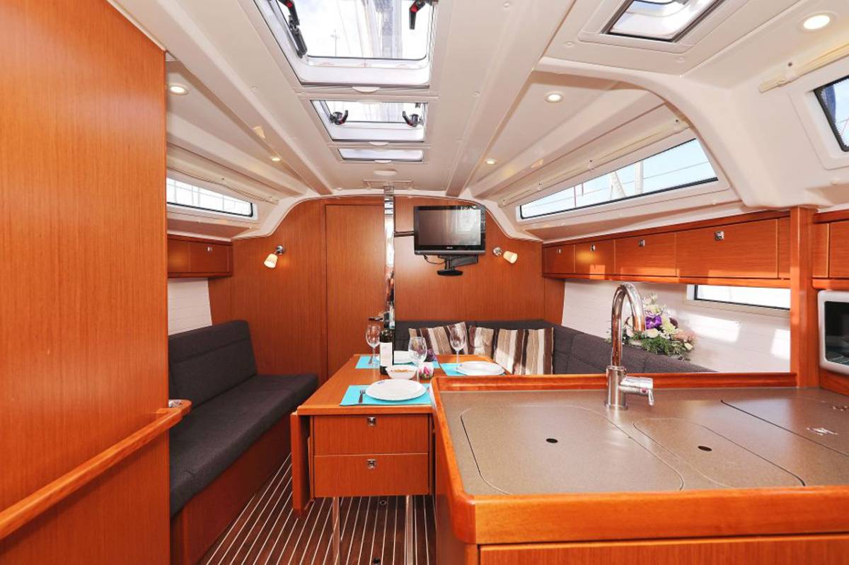 Bavaria Cruiser 37, My Princess | Yachtcharter Kroatien