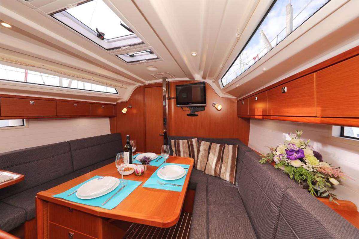 Bavaria Cruiser 37, My Princess | Yachtcharter Kroatien
