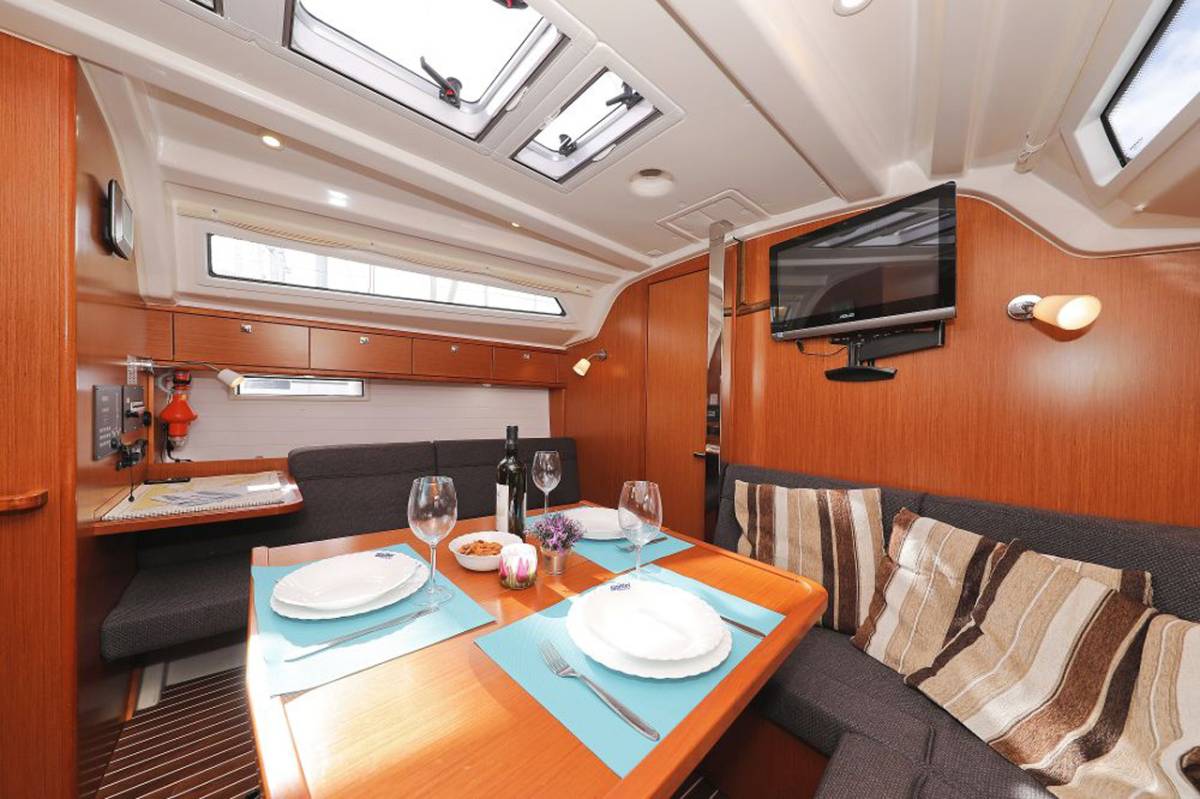 Bavaria Cruiser 37, My Princess | Yachtcharter Kroatien