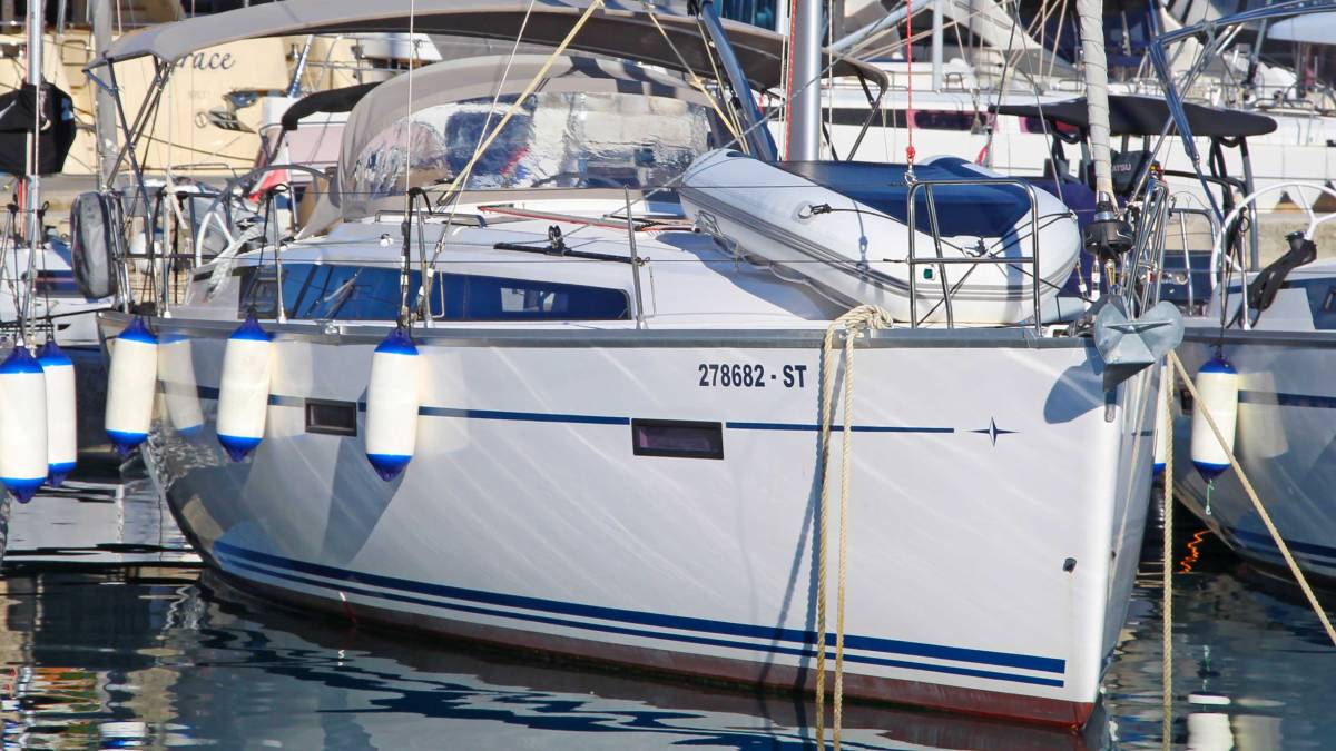 Bavaria Cruiser 37, Evala | Yacht Charter Croatia