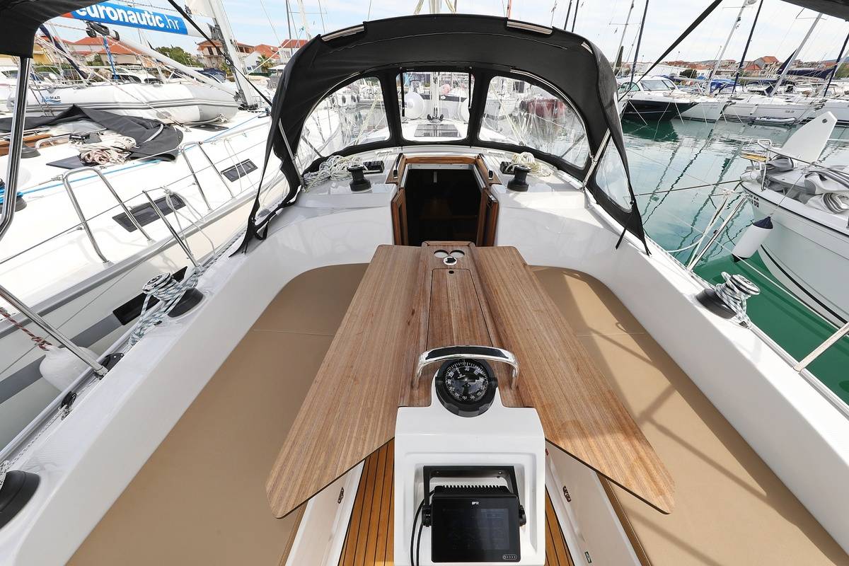 Bavaria Cruiser 37, Spectrum | Yacht Charter Croatia