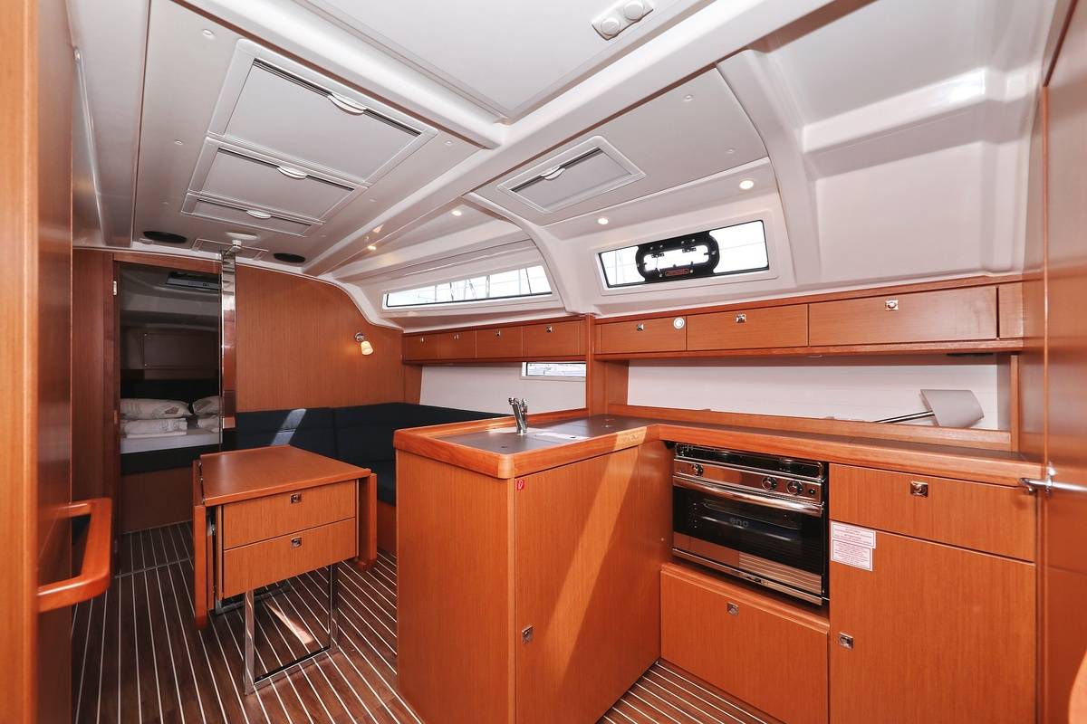 Bavaria Cruiser 37, Spectrum | Yacht Charter Croatia