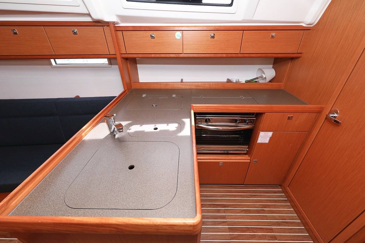 Bavaria Cruiser 37, Spectrum | Yacht Charter Croatia