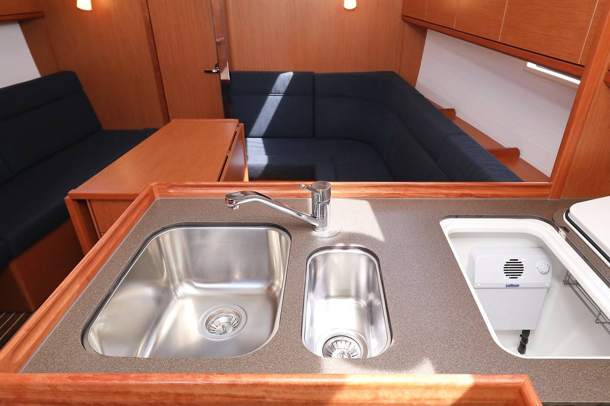 Bavaria Cruiser 37, Spectrum | Yacht Charter Croatia