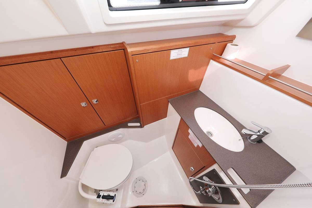 Bavaria Cruiser 37, Spectrum | Yacht Charter Croatia