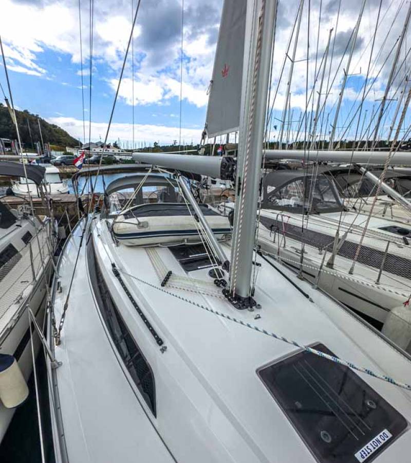 Bavaria Cruiser 37, Scala | Yachtcharter Kroatien