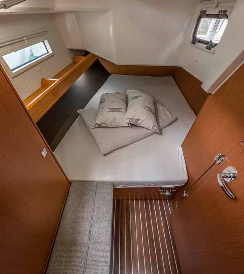 Bavaria Cruiser 37, Scala | Yachtcharter Kroatien