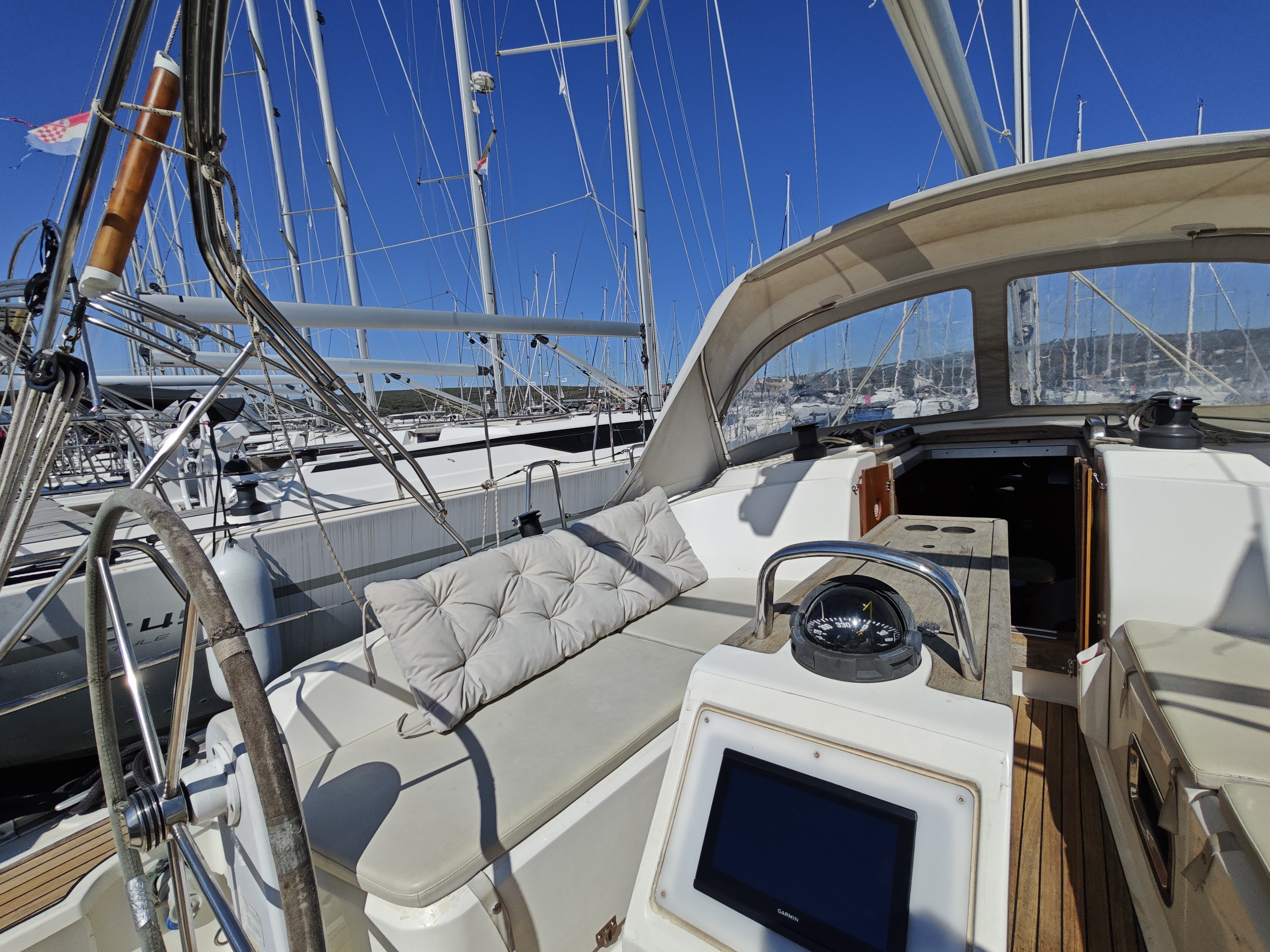Bavaria Cruiser 37, Jugo | Yacht Charter Croatia