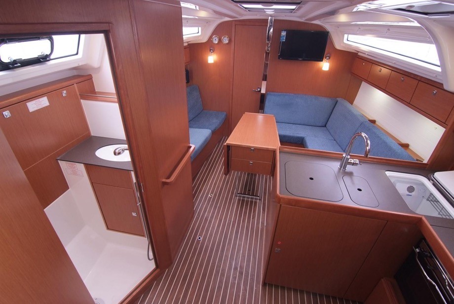 Bavaria Cruiser 37, Jugo | Yacht Charter Croatia