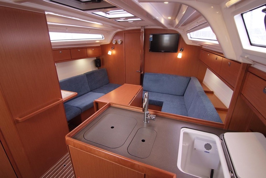 Bavaria Cruiser 37, Jugo | Yacht Charter Croatia