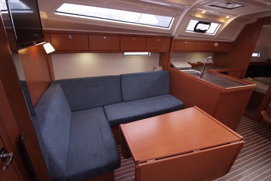 Bavaria Cruiser 37, Jugo | Yacht Charter Croatia