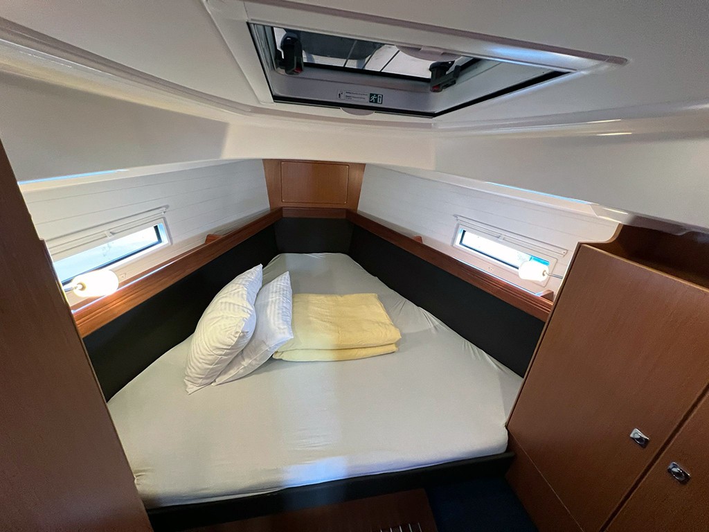 Bavaria Cruiser 37, Jugo | Yacht Charter Croatia