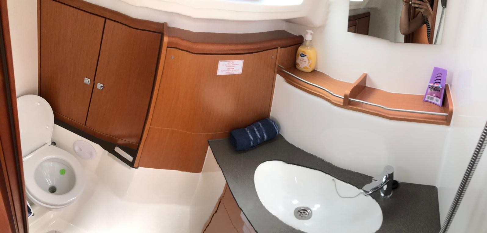 Bavaria Cruiser 37, Lana 3 | Yachtcharter Kroatien